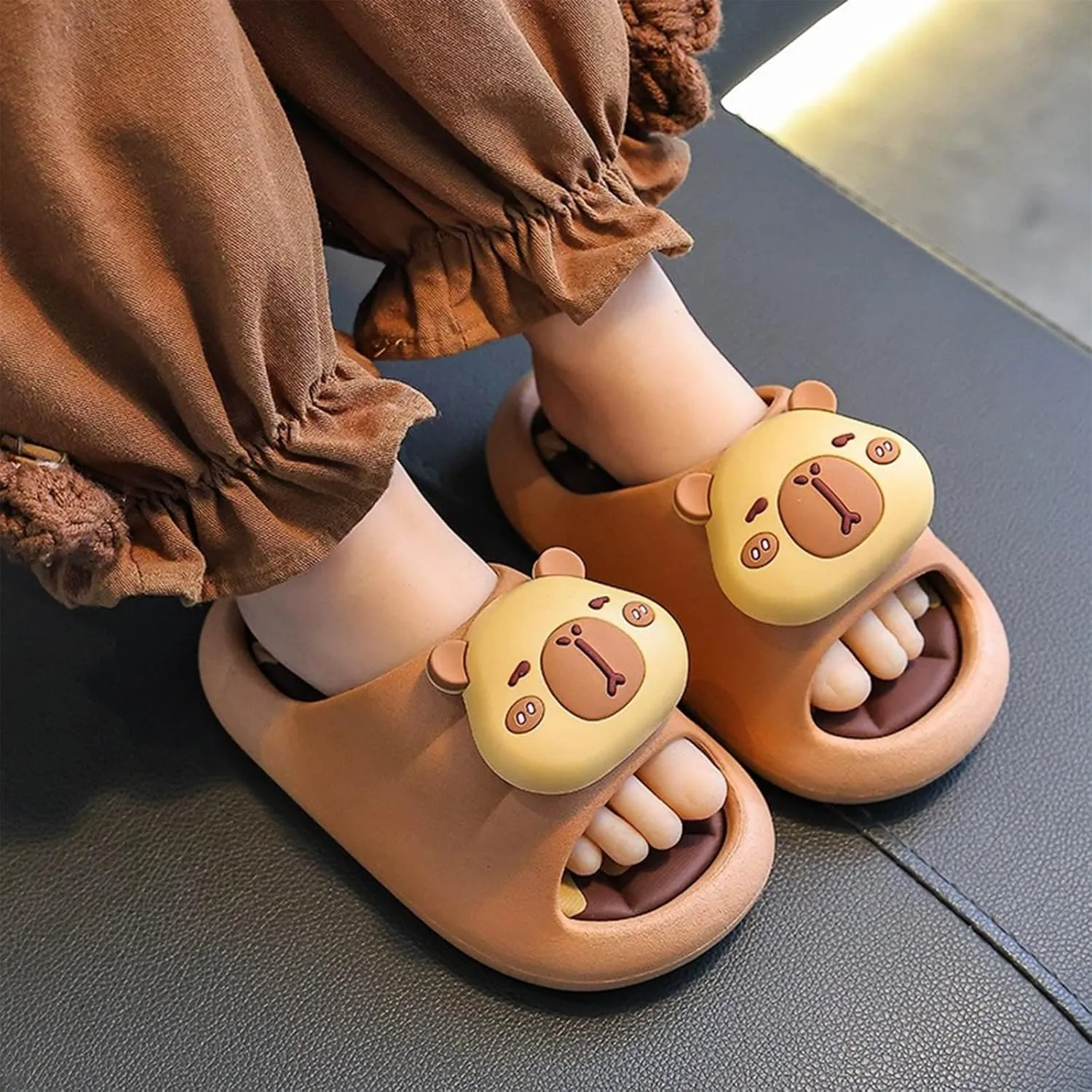 Capybara Slippers for Kids, Summer Non-Slip Soft Sole Sandals Boys Girls, Cute Cartoon Indoor Outdoor Slides for Pool/Beach/Shower/Bathroom