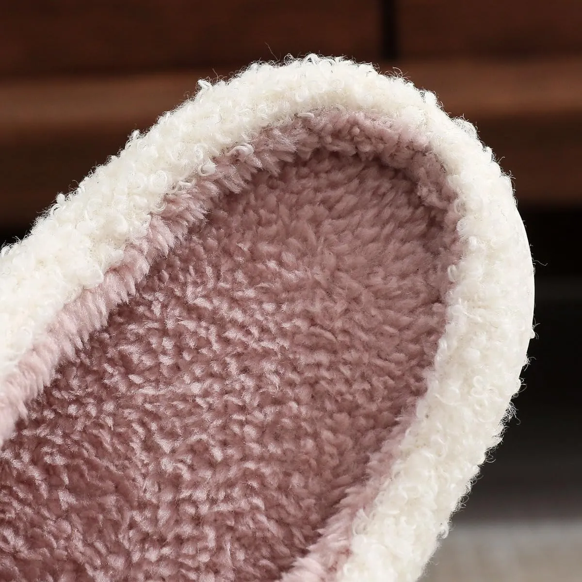Christmas House Slippers Women Men Holiday Winter Memory Foam Slippers Indoor Cozy Family Cute Shoes