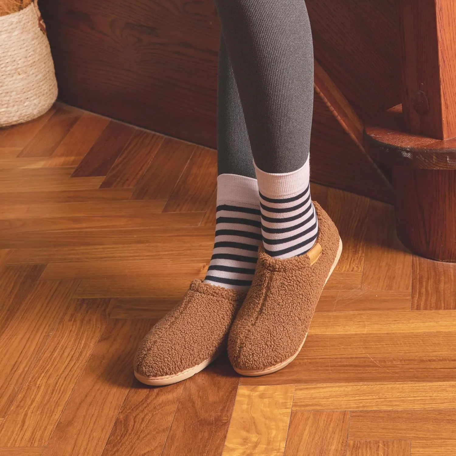 Memory Foam Slippers for Women - Indoor Cozy House Slip-on with Warm Curly Full