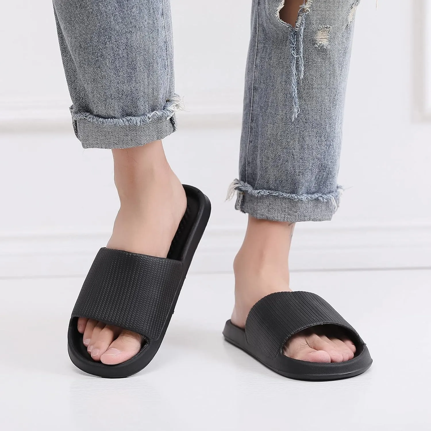 Men Shower Slippers Non-Slip Bathroom Slides Waterproof Pool Beach Flip-Flops Slip On Summer Bathroom Sandal