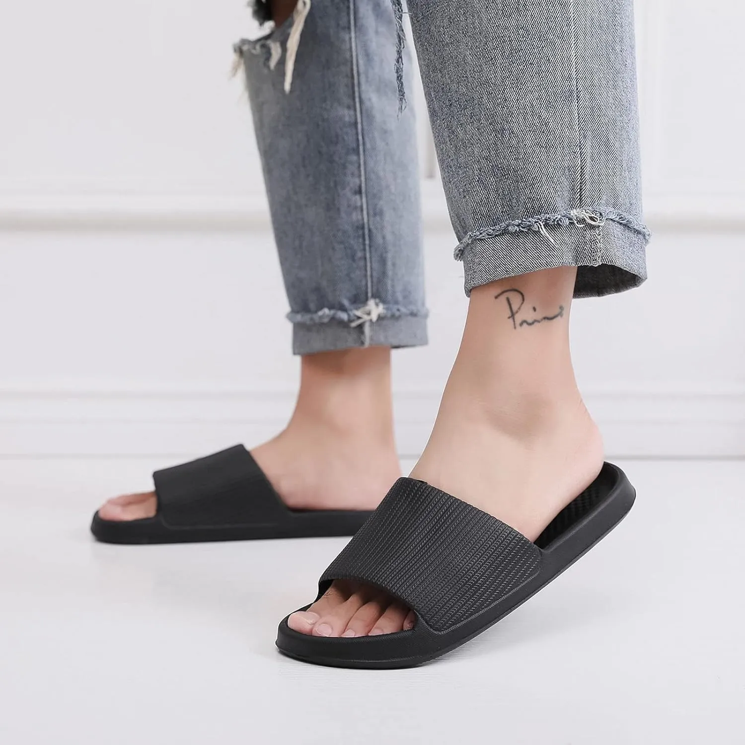 Men Shower Slippers Non-Slip Bathroom Slides Waterproof Pool Beach Flip-Flops Slip On Summer Bathroom Sandal