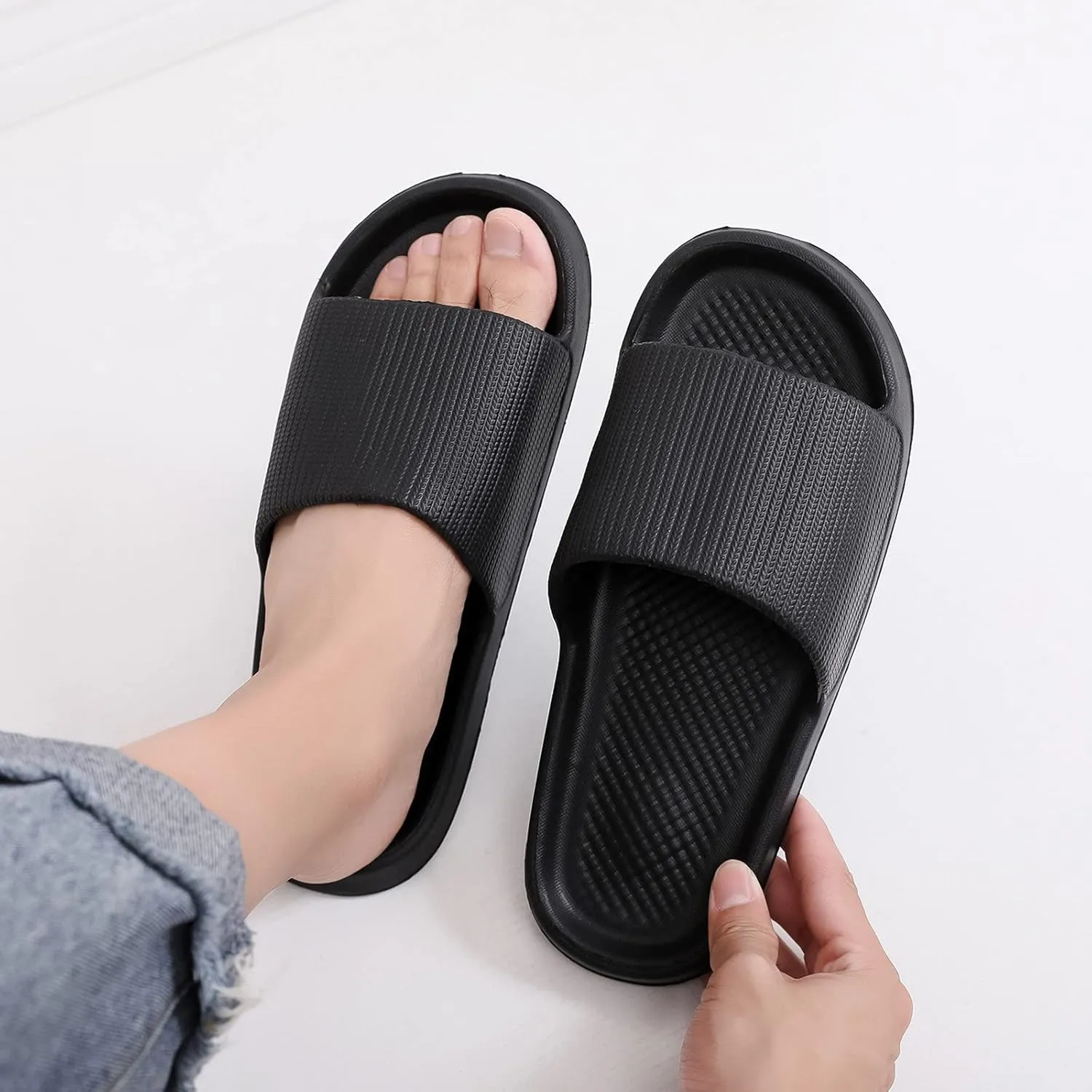 Men Shower Slippers Non-Slip Bathroom Slides Waterproof Pool Beach Flip-Flops Slip On Summer Bathroom Sandal