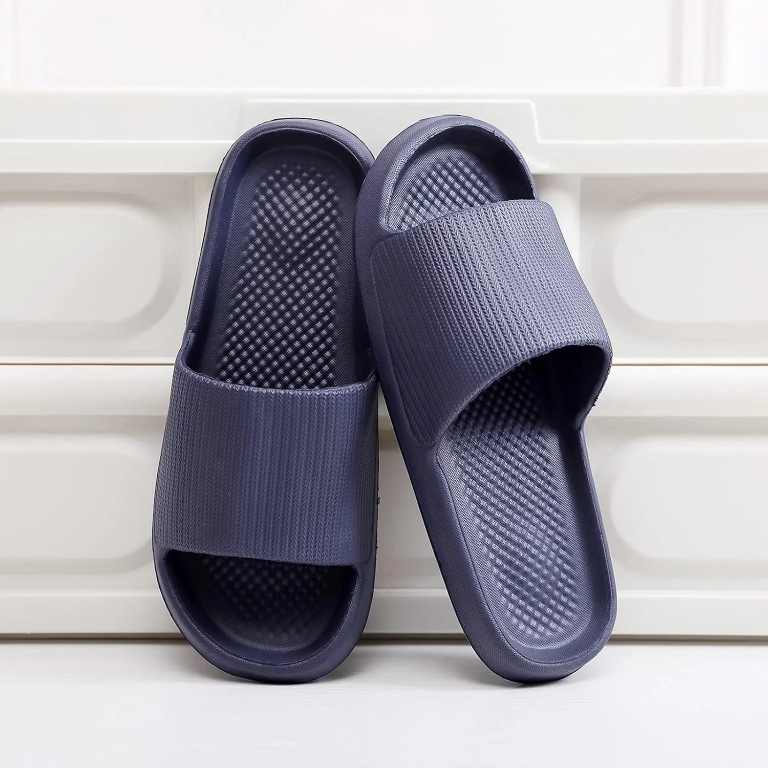 Men Shower Slippers Non-Slip Bathroom Slides Waterproof Pool Beach Flip-Flops Slip On Summer Men's Lightweight Slippers