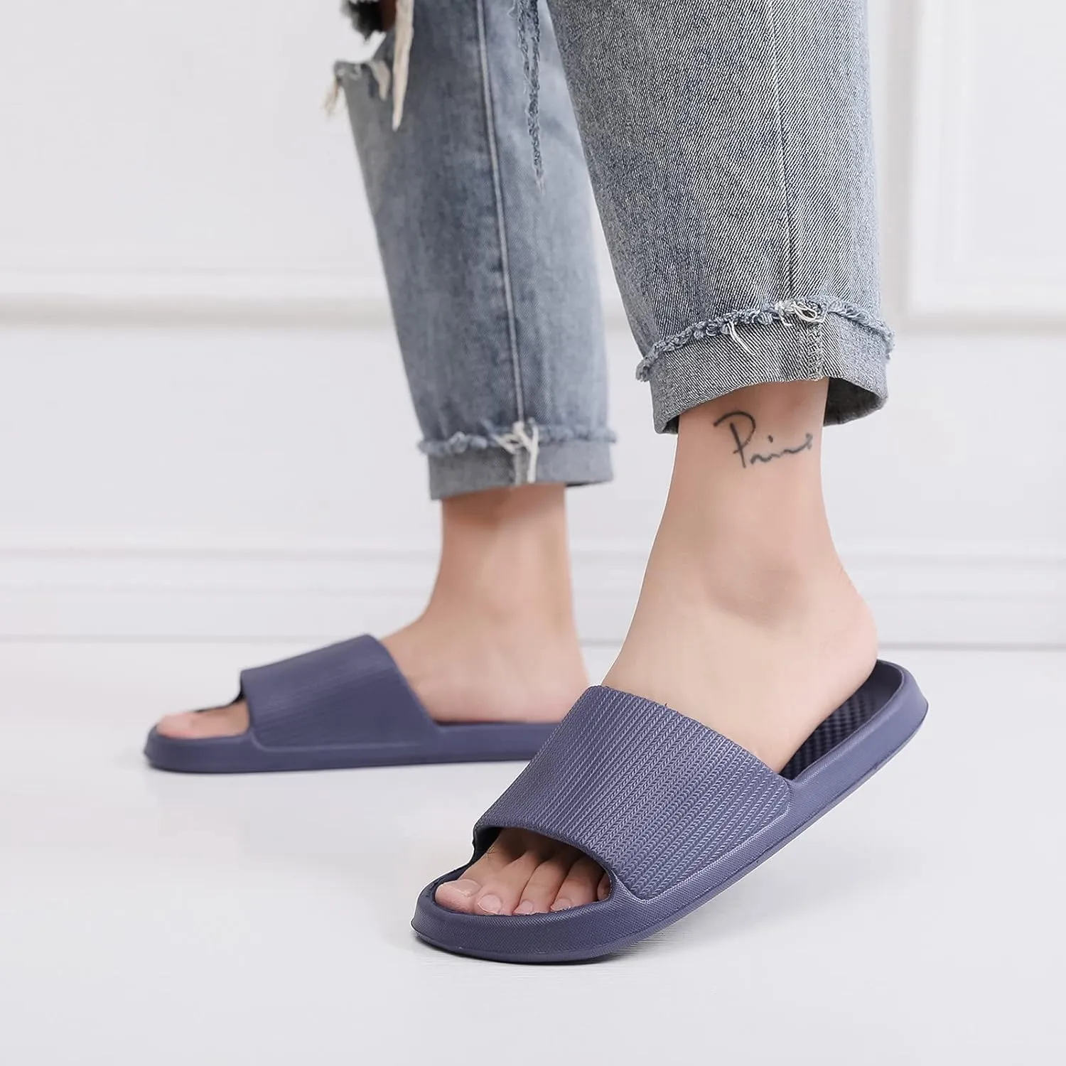 Men Shower Slippers Non-Slip Bathroom Slides Waterproof Pool Beach Flip-Flops Slip On Summer Men's Lightweight Slippers
