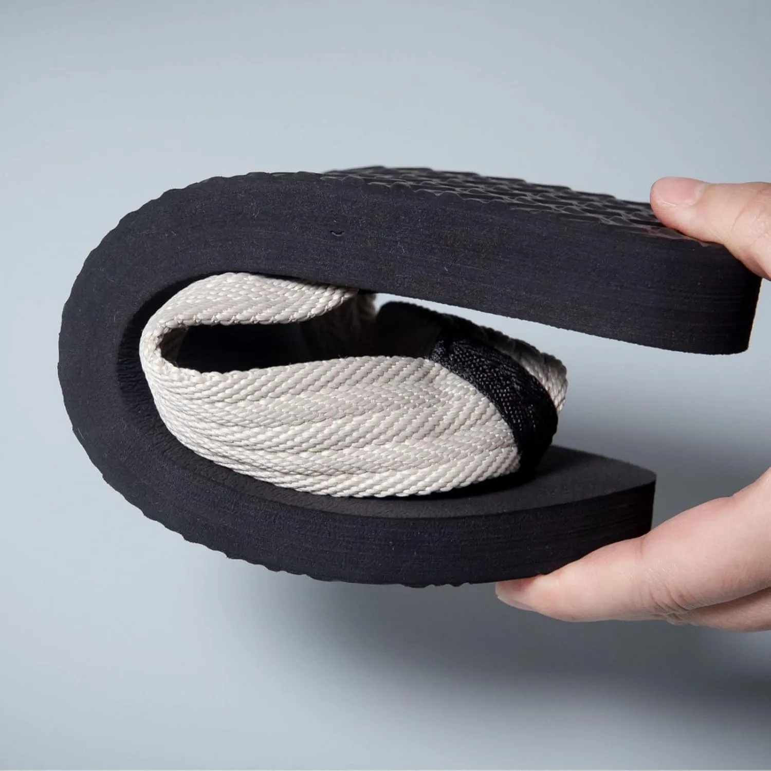 Men Summer Casual Outside Wear Beach Non Slip Breathable Flip Flops Clip Toes Big Size Flat Fuzzy Flip Flop Slippers Men
