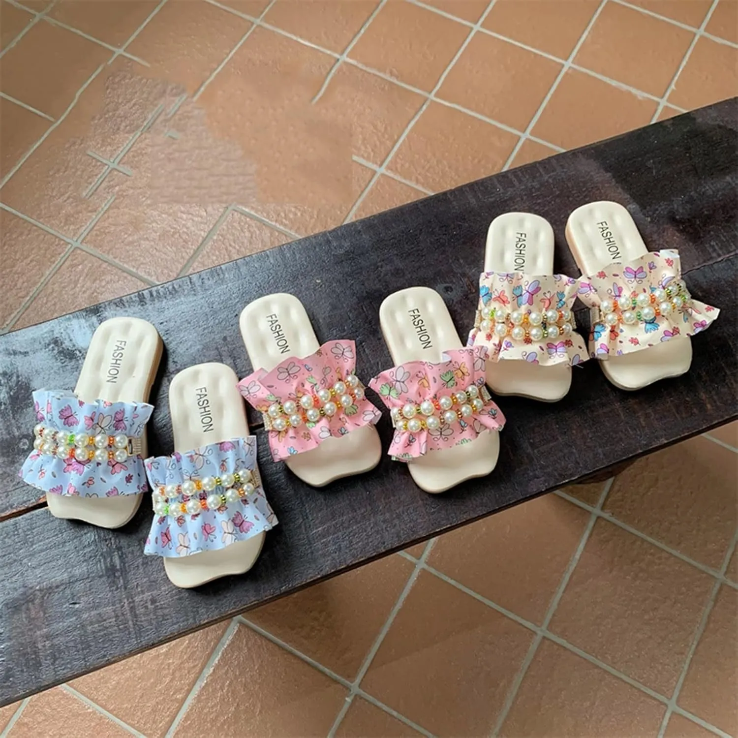 sfdgfhyf Girls Flat Sole Shoes Children Slippers Fashion Floral Ruffle Pearl Flat Bottom Flip Flop Fashion Beach Slippers
