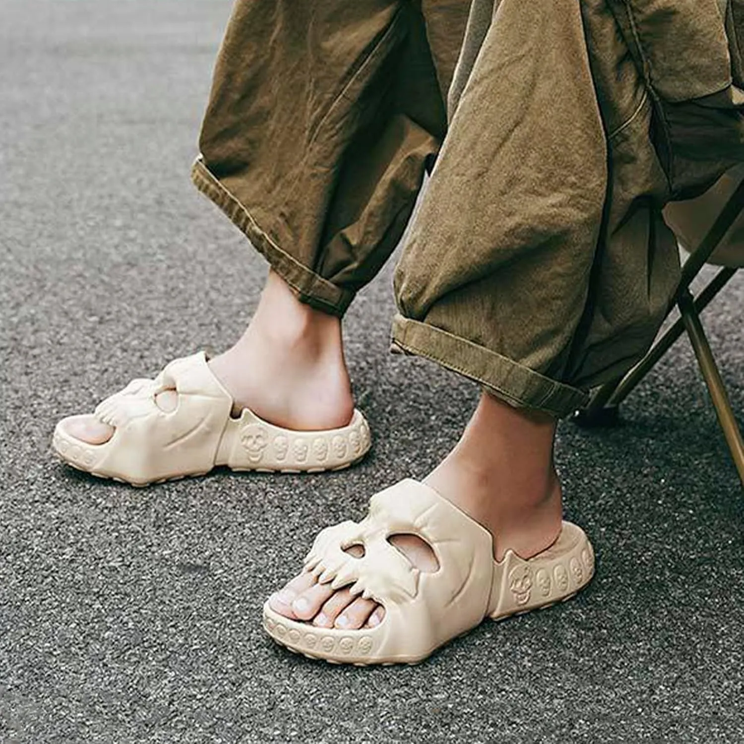 Skull Slide Sandals for Women Men Anti-Slip Cushioned Slippers EVA Thick Soft Slides Open Toe Slide on Indoor Outdoor Beach Pool Sandals
