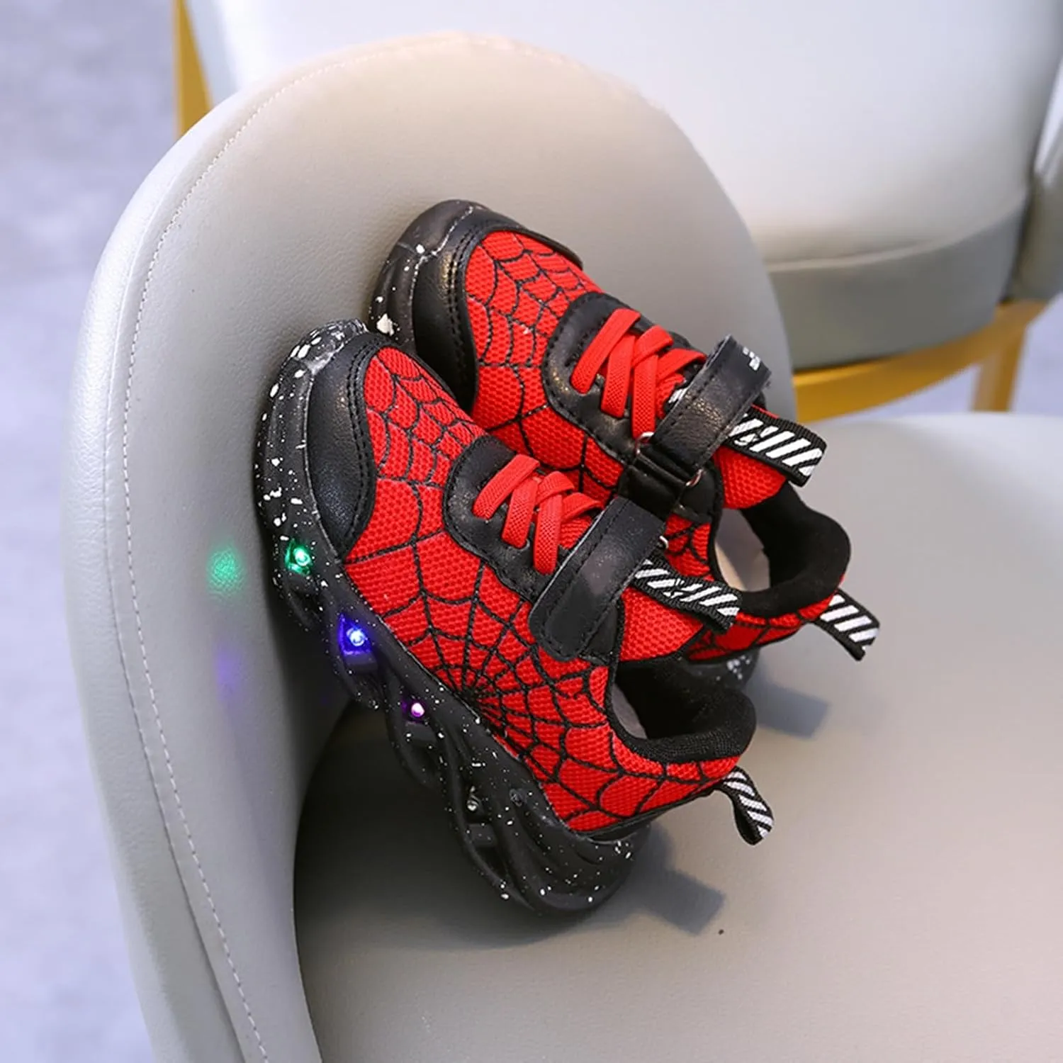 Toddler Kids Light Up Shoes LED Luminous Trainers Mesh Breathable Walking Sneakers for Boys Girls